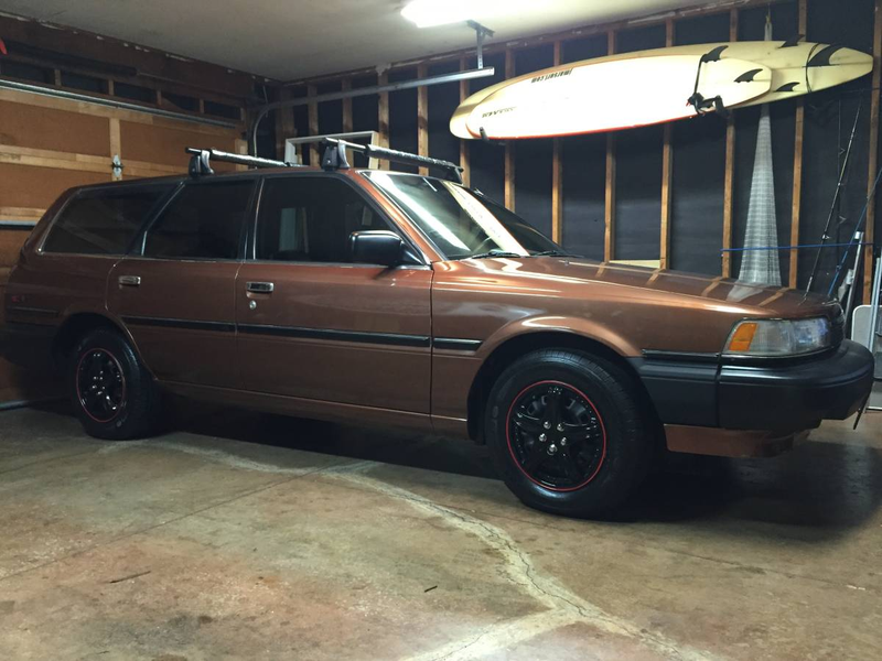 Illustration for article titled For $5,500, Would This Hawaiian 1987 Toyota Camry Wagon Make A Good Island Hauler?